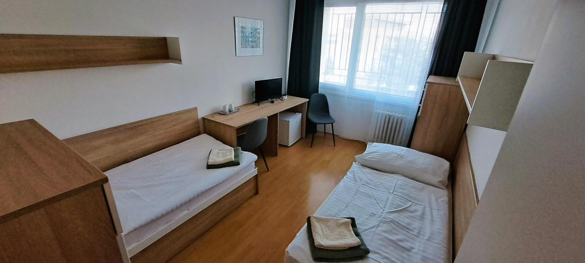 Skolsky Internat Medicka 2 Hotel Kosice Exterior photo